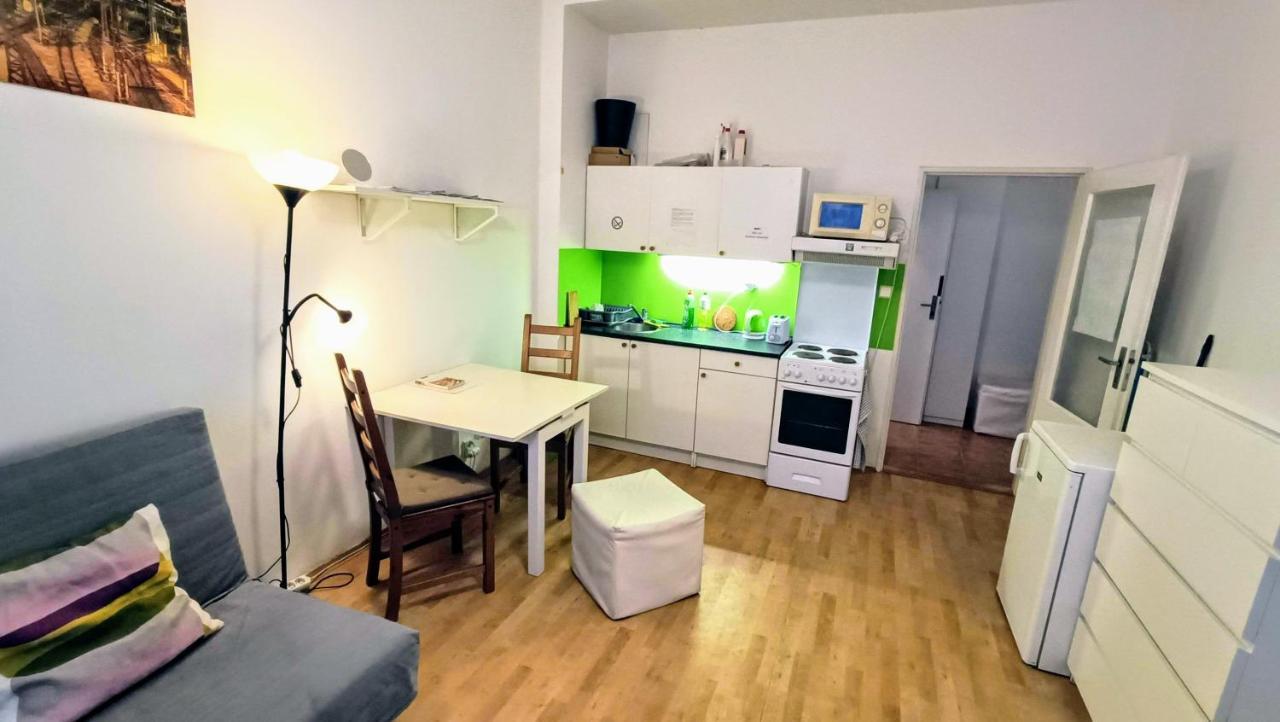 Nice Apartment By The Center Prague Exterior photo